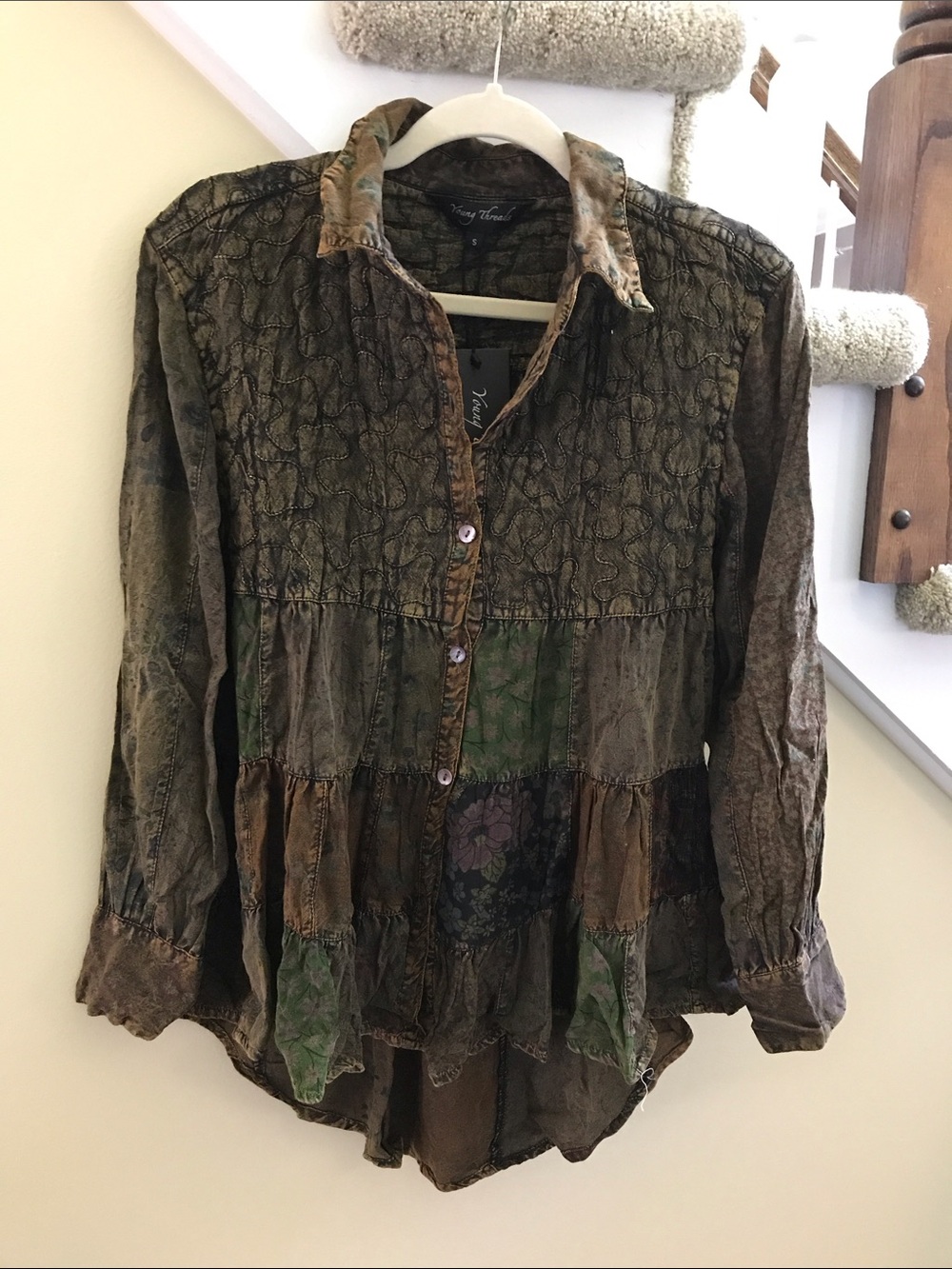 YOUNG THREADS NWT Top Brown Quilted Pattern Dark Floral Buttons Small Large